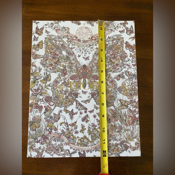 Christian Dior Around the World gift box with magnetic closure flap - Picture 2 of 15